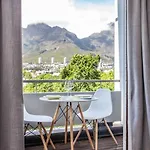 Lovely Studio With Magnificent Views & Pool!